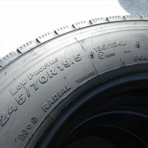 送料無料 245/70R19.5 BS M888 ミックス 2022年製 4本セット 8～10mmぐらいの画像9