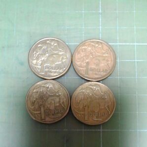 オーストラリア１ドル硬貨×４枚