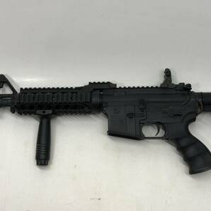 【1194】【ミリタリー】電動ガン コルト M4A1カービン バッテリーケース セット エアガン アサルトライフル 動作未確認 ジャンク品 の画像2