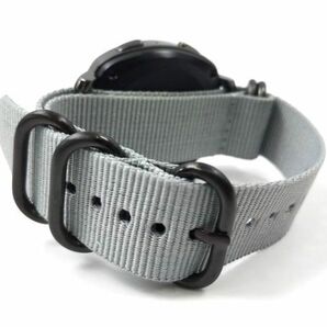 ナイロン製ミリタリーストラップ 腕時計布ベルト natoタイプ グレーXブラック 20mmの画像1