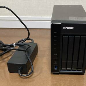 QNAP NAS SS-453 Pro HDDなし 通電のみ確認 2.5インチHDD対応の画像1