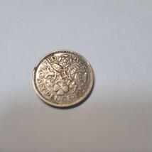 イギリス 6ペンス エリザベス二世 1953年 白銅貨 幸福の6ペンス 花嫁のサムシングフォー 直径:約19mm 重量;約3g 外国コイン 外国古銭_画像2