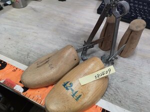 オーストリア軍放出品　ウッドシューズキーパー　42/44　082409