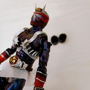 G1【60】1円～ バンダイ S.H.Figuarts 仮面ライダー響鬼 真骨彫製法 10th Anniversary Ver.の画像6