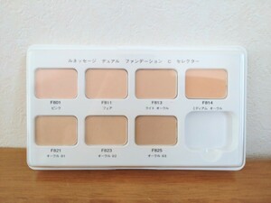 [AVON Avon Rene  sage dual foundation C selector ] color sample color tester records out of production collection mission 