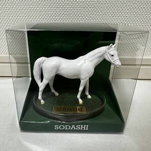 新品 ソダシ ホース フィギュア JRA ターフィー 競馬 グッズ ウマ娘 白馬の画像1