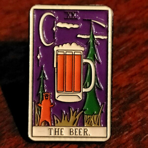 ピンバッチ　タロットカード　ⅩⅩ THE BEER 　ビール　呑兵衛　酒屋　バー　酔っ払い　酒好き　カクテル　バーテンダー　