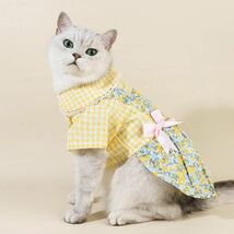 Mサイズ◆【残り数枚】犬服 ワンピース キャミソール 小花柄 チェック柄 清楚 上品 イエロー 襟付き りぼん 新品 ドッグウェア 新作 ペット_画像6