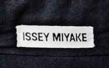 ISSEY MIYAKE／イッセイミヤケ　黒色・製品染め　ストレッチ感のあるジャケット　ナイロン・ポリ素材　Lサイズ　ダメージのないUSED_画像4