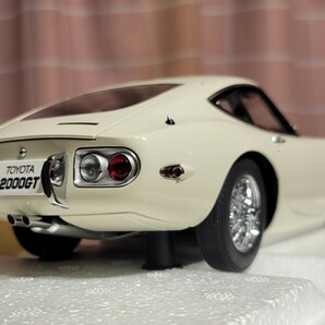 オートアート 1/18 2000GT WIRE SPORK WHEELSの画像4