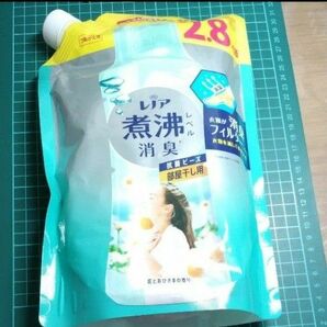 レノア 超消臭 煮沸レベル消臭 抗菌ビーズ 部屋干し 花とおひさまの香り 詰め替え 1180ml