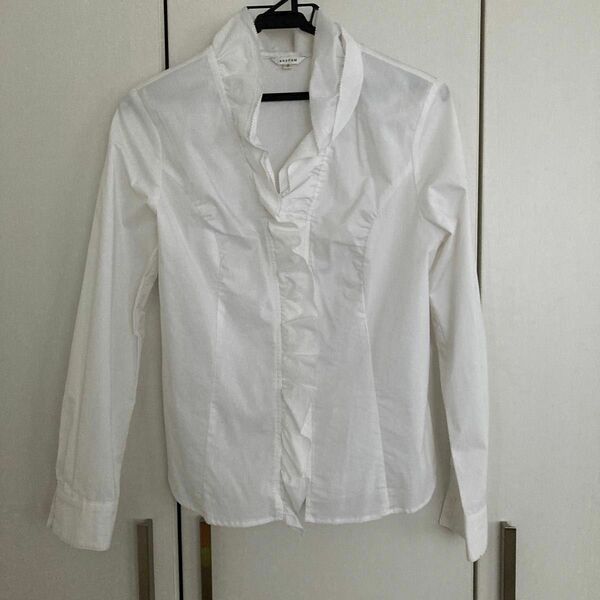 ホワイト 白 長袖シャツ ブラウス　anyFAM サイズ2 Mサイズ　襟フリル