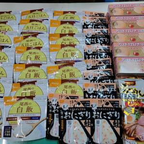 売切れ ⑤ 五目ごはん１０個  白飯１０個  おにぎり鮭１０個  ラーメン４個  いちご１０個 合計４４個  13000円相当の画像1