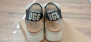 UGG 厚底サンダル　25㎝ 8