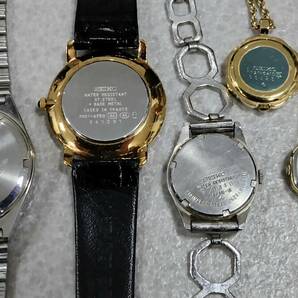 SEIKO CITIZEN CASIO ESTEE LAUDERなど 腕時計 まとめて16個 詳細不明 ジャンクの画像3