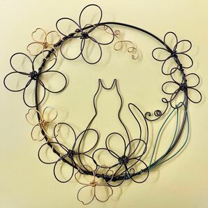 220.ハンドメイド＊ワイヤークラフト　猫モチーフフラワーリース