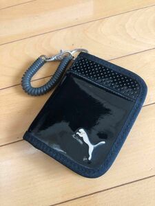 PUMA 財布　二つ折り　エナメル素材