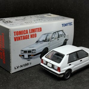 【トミカ リミテッド ヴィンテージ ネオ LV-N 136b】 ランチア デルタHF インテグラーレ 1988年式 白（ホワイト）の画像2