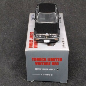 【トミカ リミテッド ヴィンテージ ネオ LV-N 93b】 BMW 325i 4ドア 黒（ブラック） 美品 人気モデル 希少の画像5
