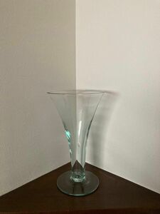 フラワーベース　ガラス　スペイン　リサイクルガラス花瓶