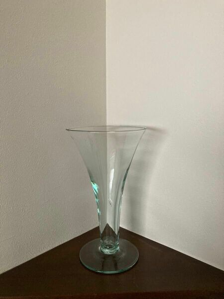 フラワーベース　ガラス　スペイン　リサイクルガラス花瓶