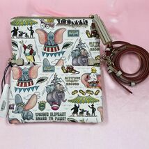 【ドゥーニー＆バーク 】 ディズニー ダンボ クロスボディ バッグ Disney Dumbo Crossbody by Dooney & Bourke WDW US ディズニー WDW_画像3