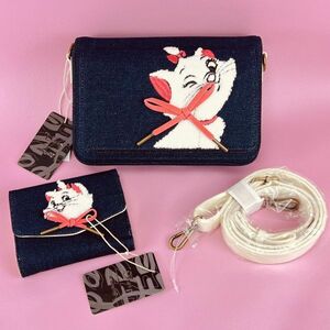 【Loungefly】ディズニー おしゃれキャット マリー クロスボディバッグと 財布 セット ラウンジフライ US Disney Bag & Wallet リュック