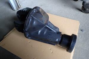  Bighorn ( Isuzu ) UBS69GW F/ front diff sphere only 