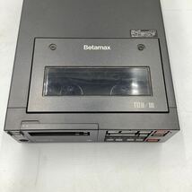 o431 SONY Betamax SL-F1B ビデオデッキ ポータブル ビデオ カセットレコーダー 動作未確認 中古_画像2