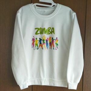 ズンバ　ZUMBA　トップス　トレーナー　スウェット　白　ホワイト