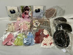 ●V457● ドール アウトフィット 作家様 大量 コレクター放出品 ブライス BLYTHE 帽子 人形 ハンドメイドワンピース 15点まとめ