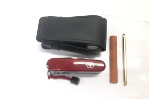 【送料無料】東京)◇VICTORINOX ビクトリノックス マルチツール Mod.dep.4.0567 1.881