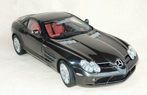 CMC 1/18 Mercedes-benz SLR McLaren (2003)