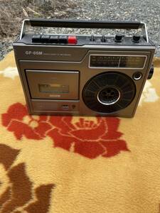 SHARP シャープ　KOJIMA GF-85M ラジオ付テープレコーダー　FM/AM アンティークラジオ カセットレコーダー 昭和レトロ　ラジカセ　現状売り