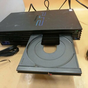 T【ム4-00】【80サイズ】▲ps2 プレイステーション2 ゲーム機本体＋周辺機器 セット/SCPH-18000/動作不良ジャンク品/※傷汚れ有の画像2