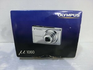 T【F4-25】【60サイズ】▲OLYMPUS オリンパス/M1060 コンパクトデジタルカメラ セット/通電可/ジャンク扱い/※外箱傷み有