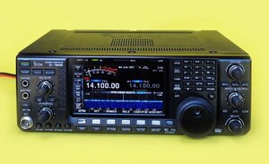 ICOM《新スプリアス》HF(100W)/50(100W)　IC-7600