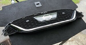 Nissan　Skyline　RV37　GT　Genuine　フロントGrille　V37