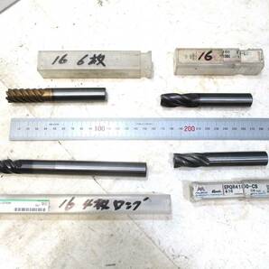 格安出品!! 超硬エンドミル ロング含む 80本くらい1山 (OSG,日立,五十嵐工具) ～16φ 2/4/6枚刃 工作機械(フライス盤) タップ ドリル K9の画像9