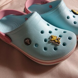 クロックス crocs 21cm 水色 ジビッツ付き ミニオン ウッドストック ジュニア