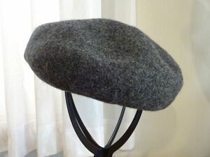 〔 東田 〕 レディース・婦人用　濃い目の灰色帽子　ベレー帽　サイズ５６cm〜５８cm　キャップ　帽子　スタイルハット