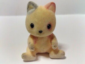 シルバニアファミリー 　三毛猫　赤ちゃん　おすわり