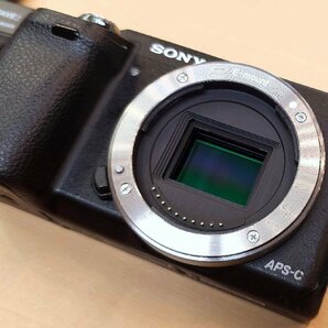 美品 総ショット数5358回 SONY ミラーレス一眼カメラ NEX-6 ボディ 純正バッテリー[NP-FW50]+社外製充電器[SIXOCTAVE/DC-K5]付きの画像2