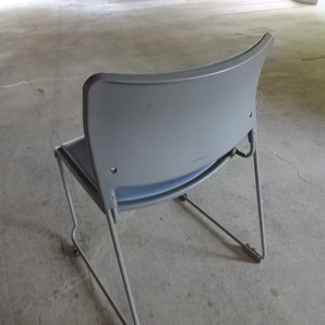 引取限定 パイプ椅子 まとめて15セット 中古オフィス家具 オカムラ  ミーティングチェア 会議室 スタッキングチェアの画像3