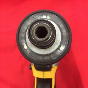 【中古品】DEWALT 10.8Vコードレスインパクトドライバー DCF815 本体+バッテリ1個 /ITQQ0GH7BNA0の画像6