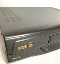 【Y681】SANYO/サンヨー/VHSビデオデッキ/VZ-H450B/BS内臓/Hi-Fi/リモコン無し/通電確認済 _画像5