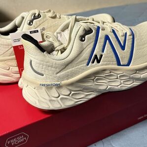 新品未使用品 new balance ニューバランス Fresh Foam X More v4 CE4 ホワイト/マルチ 27.5cm 2Eの画像2