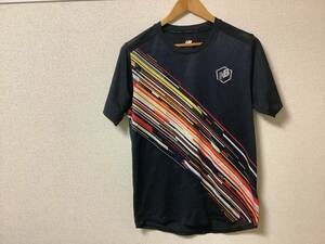 美品　ニューバランス　ランニング　トレーニングシャツ　Mサイズ　バックメッシュ　Tシャツ　ブラック／総柄　忍者　NBDRY 送料無料