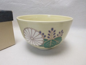 J04004 【 美品 茶道具 菊桐絵 茶碗 陶印 作者不明 紙箱 】 検)作家物 煎茶道具 茶懐石 茶湯 茶事 茶器 茶具 お稽古 和物 ⅰ