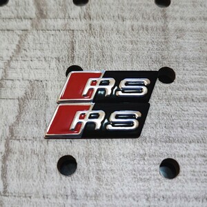 アウディ【RS】アルミ製 ミニエンブレム B 2P■Audi A1 A3 A4 B5 B6 B7 B8 A5 C5 A6 C6 c7 A7 A8 A1 V8 Q3 Q5 Q7 SQ5 S-line RS